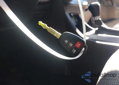 2015 Toyota Corolla S Plus z USA, uszkodzony, nr VIN 2T1BURHE6FC475054